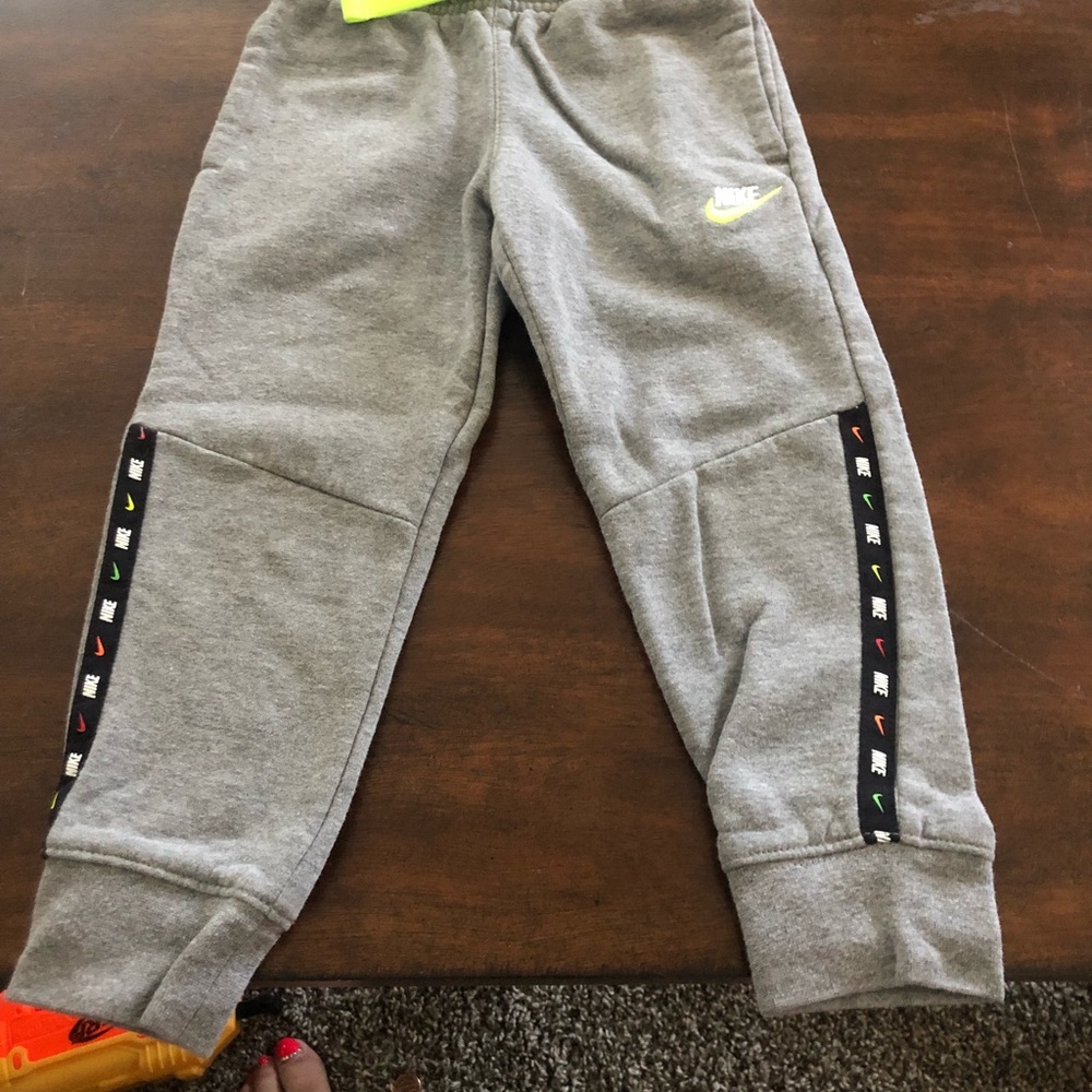 3 pair of Nike joggers size xs 4 (4t).